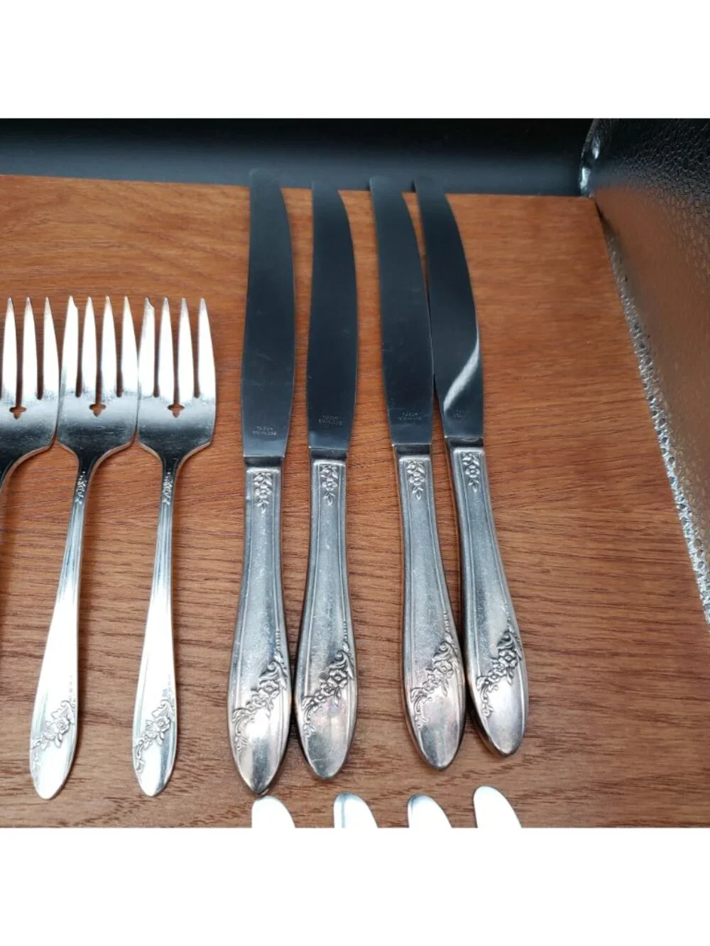 Tudor Plate Queen Bess II Flatware Set Service for 8 Oneida Silverplate